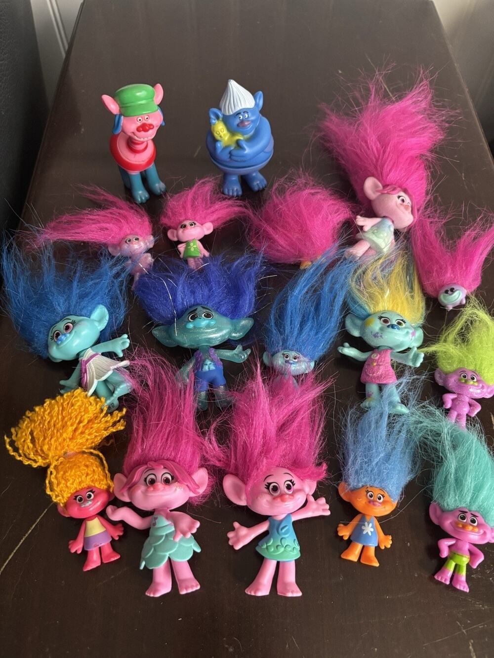 Dreamworks Trolls Collectible Figures 17 Piece Set